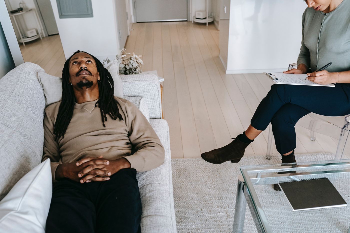 A relaxed therapy session in a bright room